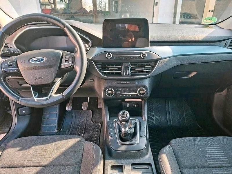 Second-hand Ford Focus Active 150 CP (110 kW) 2019 Negru Break