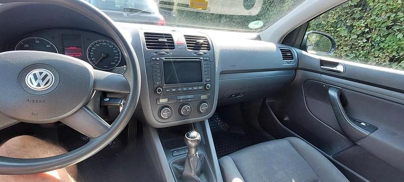 Gebraucht VW Golf V 105 PS (77 kW) 2004 Schwarz Kleinwagen