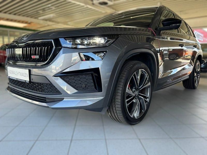 : graphitegrau metallic Gebraucht 2023 Skoda Kodiaq RS SUV | 43.900 € (Fairer Preis) - Bild 1/4