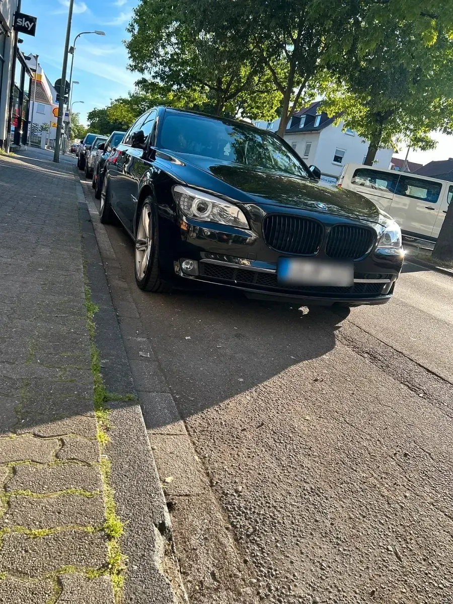 Gebraucht BMW 730 245 PS (180 kW) 2012 Schwarz Limousine