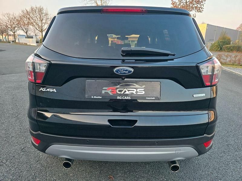 Second-hand Ford Kuga Cool & Connect 150 CP (110 kW) 2017 Negru SUV