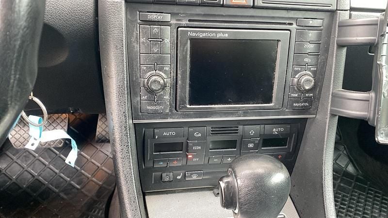 Silber Gebraucht 2002 Audi A4 Kombi | 980 € (Superpreis) - Bild 1/4