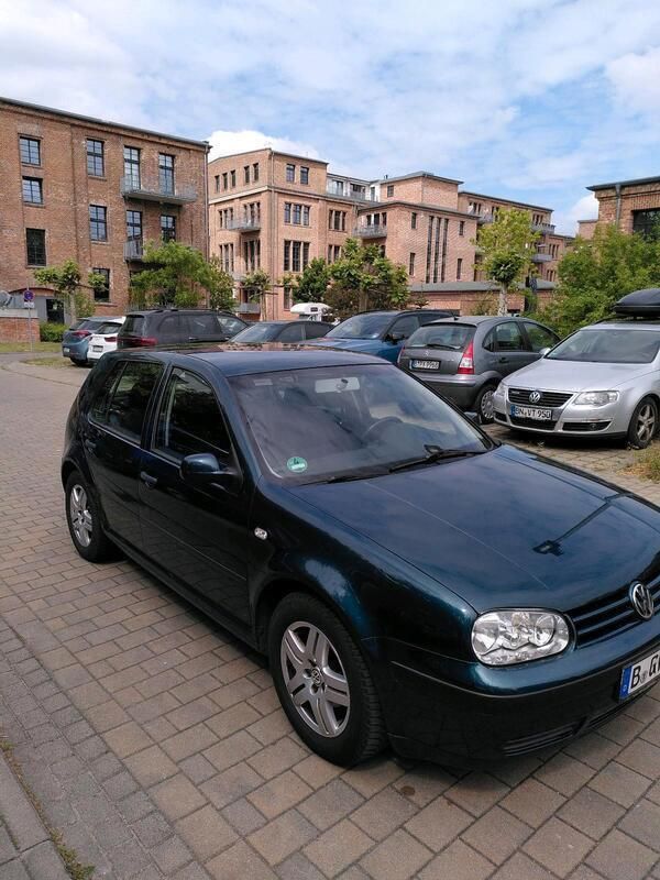 Grün Gebraucht 2002 VW Golf IV Kleinwagen | 1.000 € (Guter Preis) - Bild 1/4