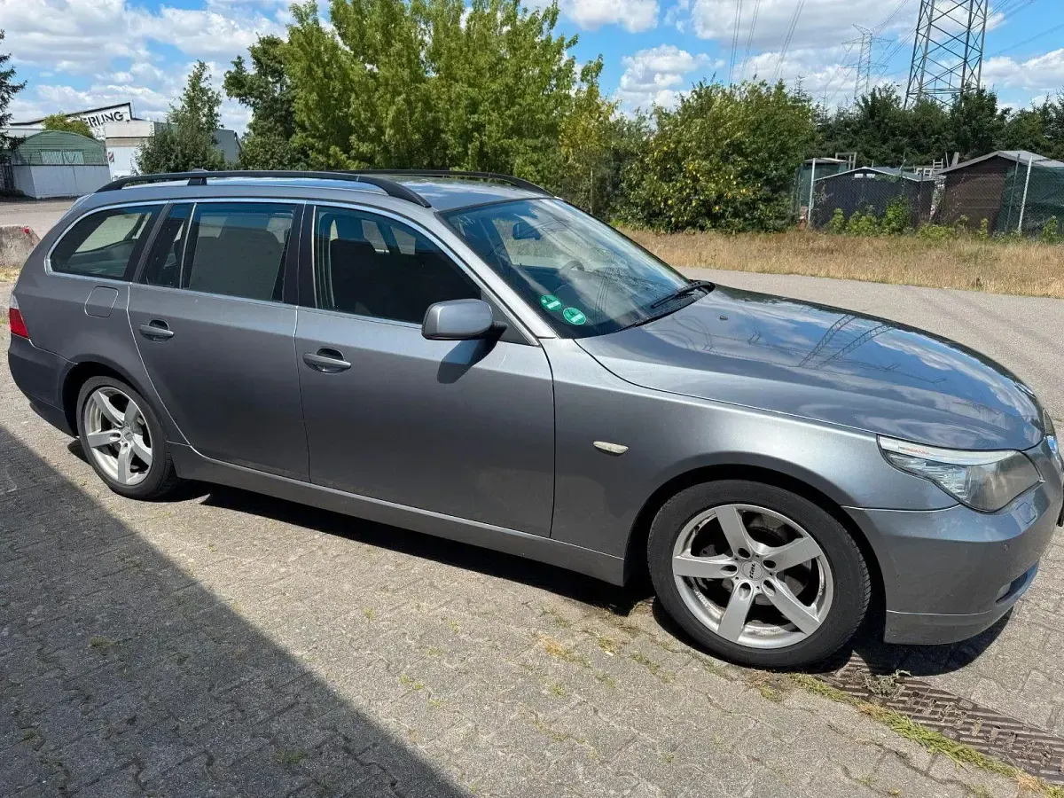 Gebraucht BMW 520 177 PS (130 kW) 2007 Grau Kombi