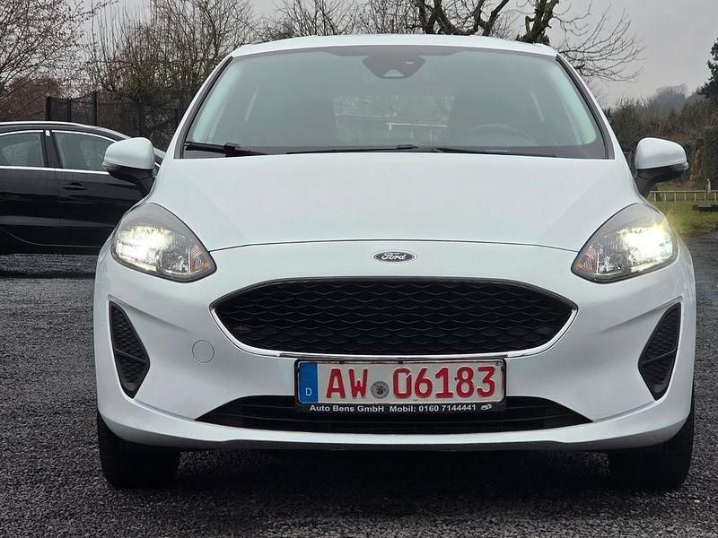 Gebraucht Ford Fiesta Cool & Connect 75 PS (55 kW) 2021 Weiß Limousine