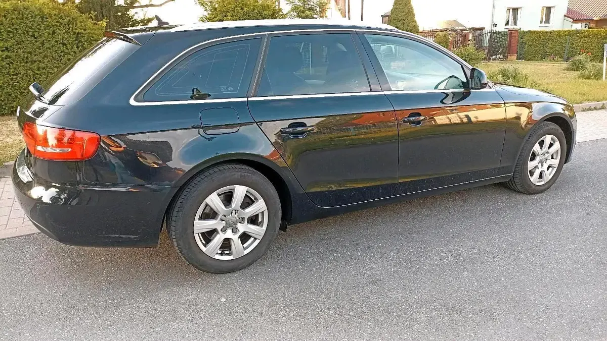 Gebraucht Audi A4 160 PS (117 kW) 2009 Schwarz Kombi