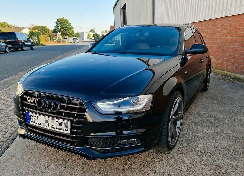 Schwarz Gebraucht 2015 Audi A4 S-Line Kombi | 14.250 € (Etwas zu teuer) - Bild 1/4