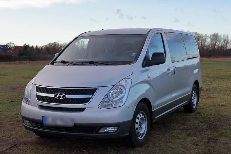 Silber Gebraucht 2008 Hyundai H-1 Van / Kleinbus | 8.400 € (Teuer) - Bild 1/4