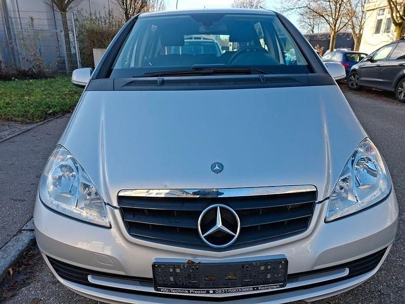 Gebraucht Mercedes A180 109 PS (80 kW) 2009 Silber Van / Kleinbus