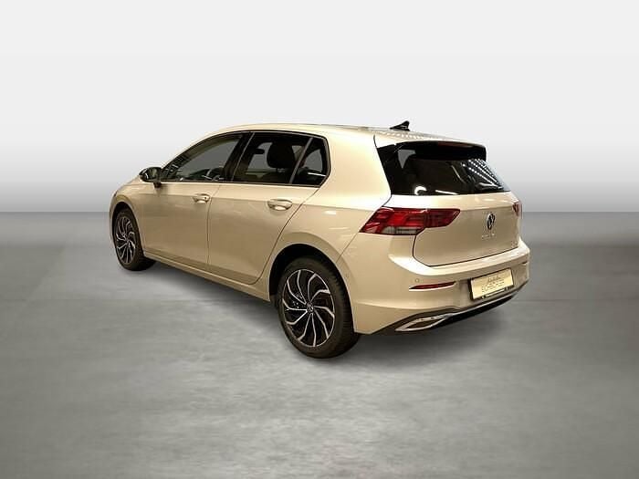 Gebraucht VW Golf VIII Move 116 PS (85 kW) 2023 Ivory silver Limousine