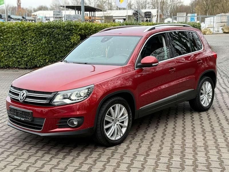 Rot Gebraucht 2012 VW Tiguan Sportline SUV | 10.990 € (Fairer Preis) - Bild 1/2