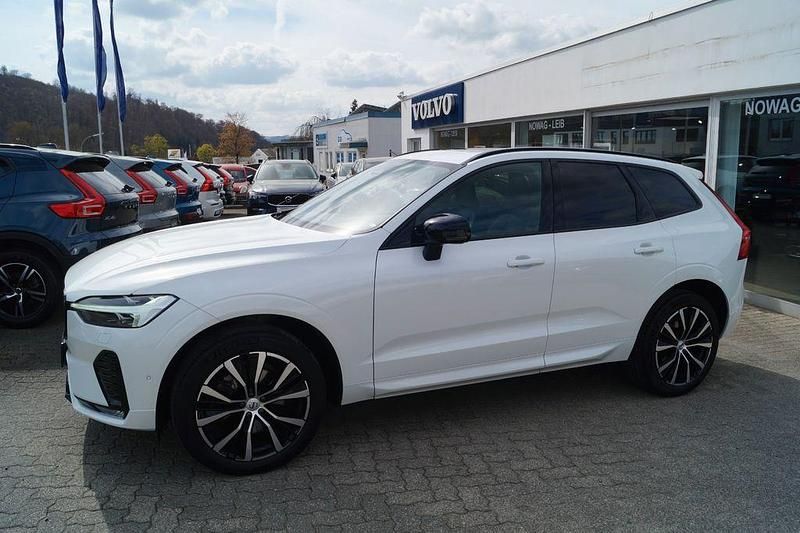 Gebraucht Volvo XC60 Plus 197 PS (144 kW) 2022 Weiß SUV
