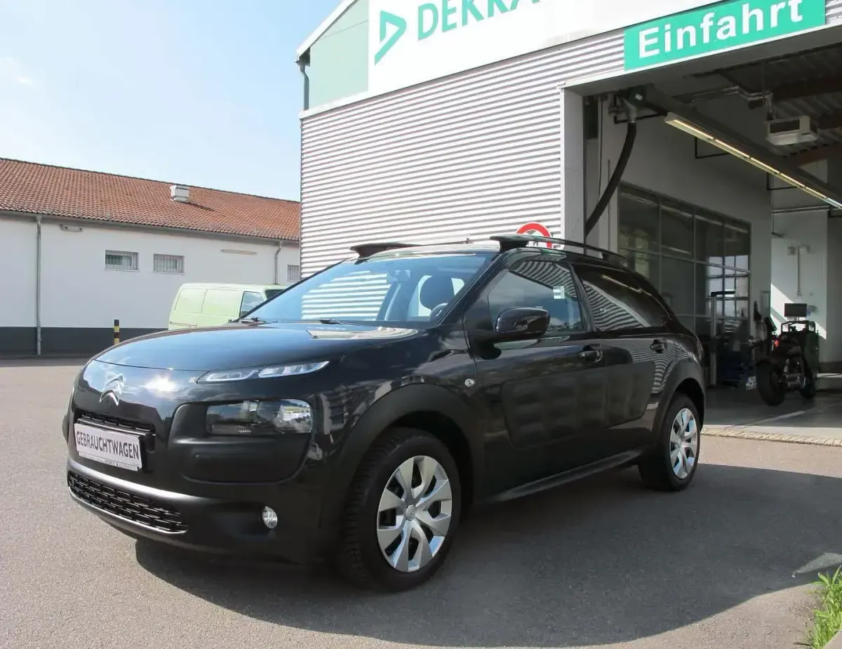 Używany Citroën C4 Feel 82 KM (60 kW) 2017 Czarny SUV