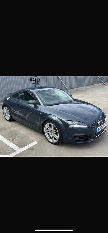 Grau Gebraucht 2025 Audi TT S-line plus Coupé | 8.799 € - Bild 1/4