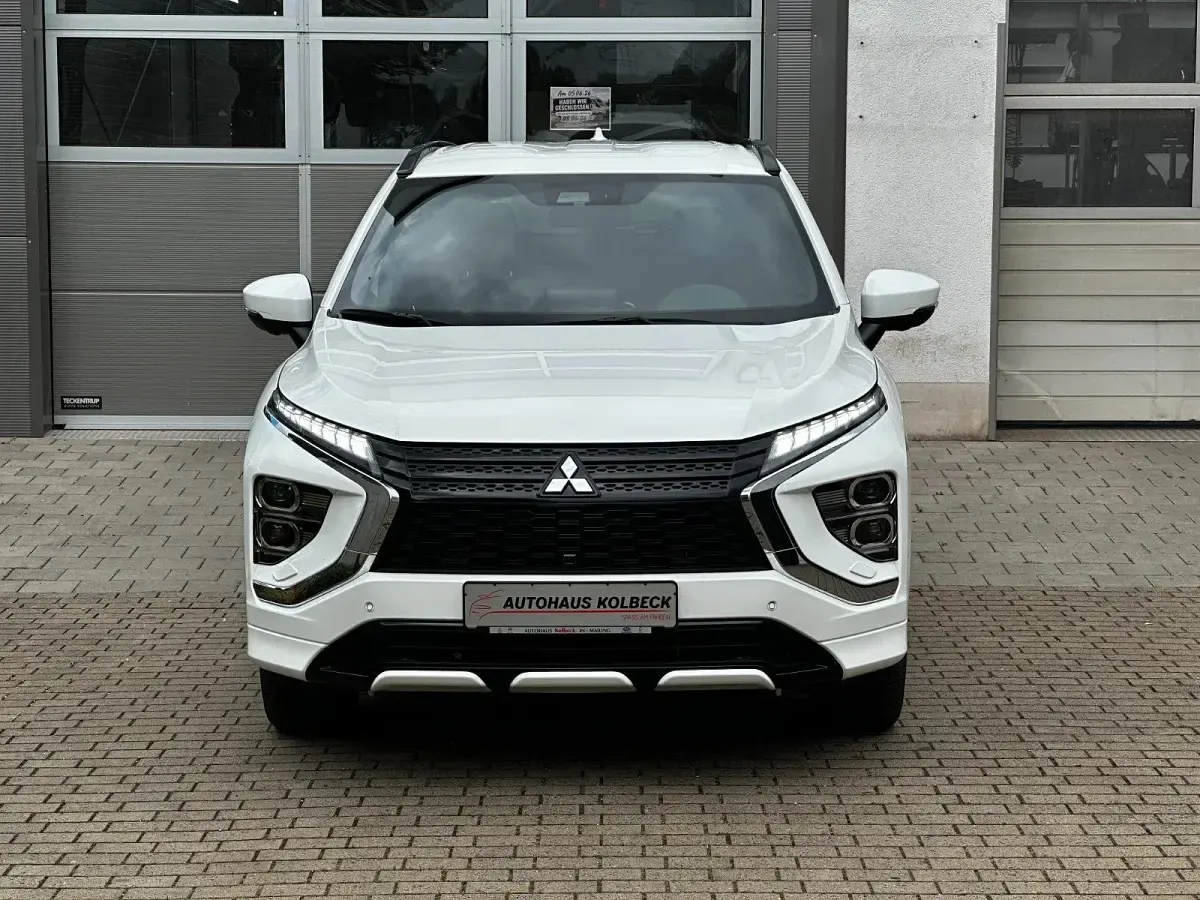 Gebraucht Mitsubishi Eclipse Cross Plus 188 PS (138 kW) 2022 Weiß SUV