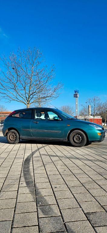 Gebraucht Ford Focus Trend 101 PS (74 kW) 2000 Grün Limousine