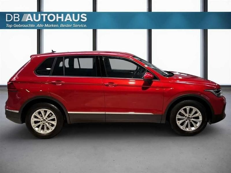 Gebraucht VW Tiguan 150 PS (110 kW) 2023 Kings red metallic SUV