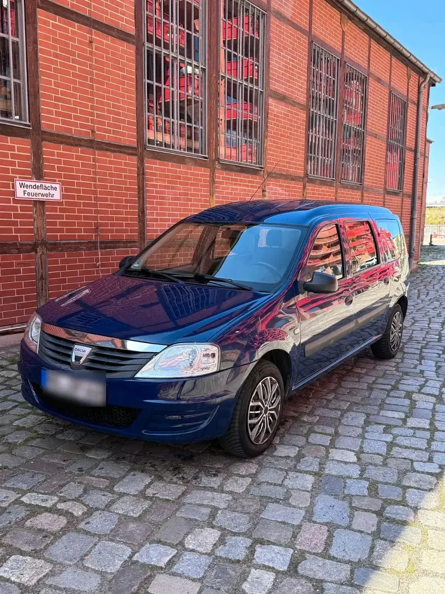 Second-hand Dacia Logan 75 CP (55 kW) 2009 Albastru Break