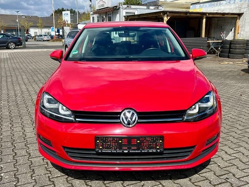 Gebraucht VW Golf VII 125 PS (91 kW) 2016 Rot Limousine