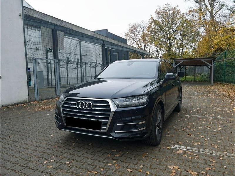 Schwarz Gebraucht 2016 Audi Q7 Ambiente SUV | 36.100 € (Etwas zu teuer) - Bild 1/4