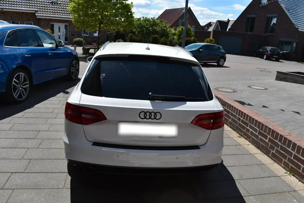 Gebraucht Audi A4 S-Line 177 PS (130 kW) 2012 Weiß Kombi