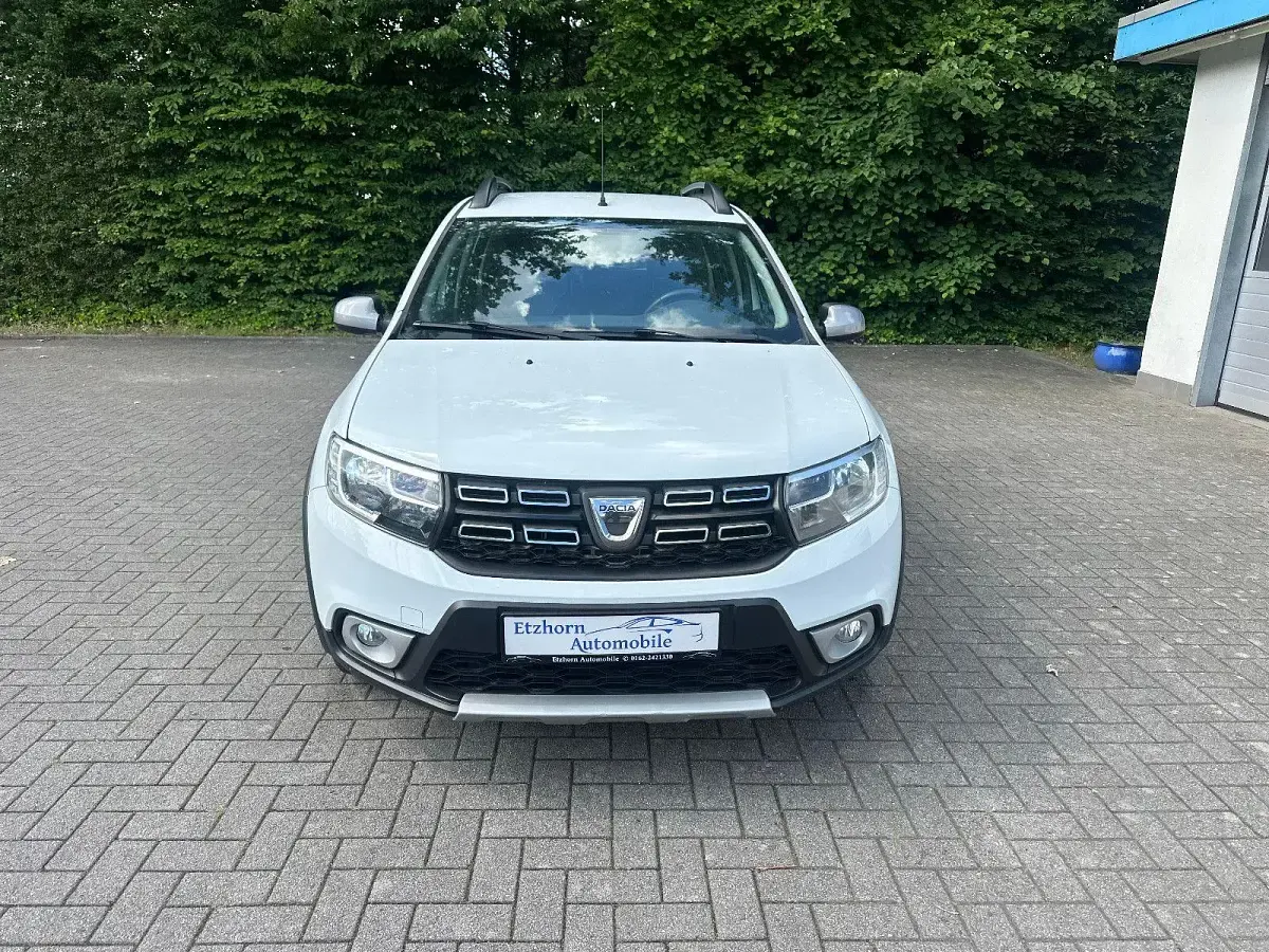Gebraucht Dacia Sandero Celebration 90 PS (66 kW) 2017 SUV