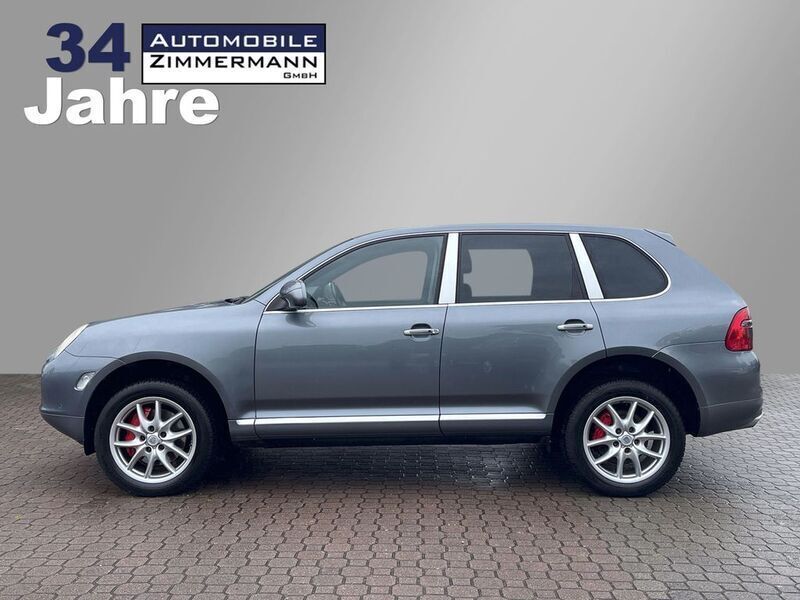 Grau Gebraucht 2004 Porsche Cayenne Turbo SUV | 8.350 € - Bild 1/4