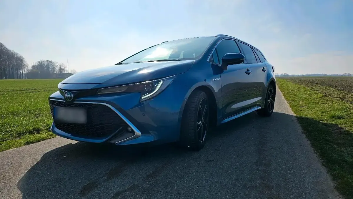 Gebraucht Toyota Corolla Hybrid Lounge 2019 Blau Kombi