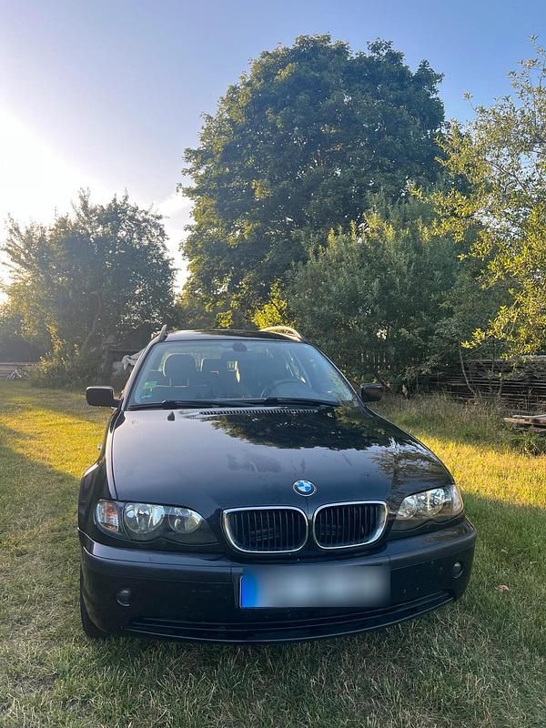 Schwarz Gebraucht 2003 BMW 316 Kombi | 2.400 € (Fairer Preis) - Bild 1/4