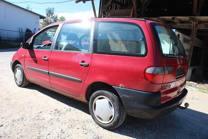 Gebraucht Ford Galaxy Ghia 116 PS (85 kW) 1996 Rot Van / Kleinbus