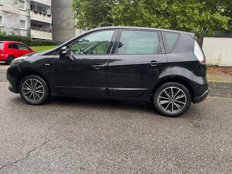 Schwarz Gebraucht 2013 Renault Scénic III Bose Edition Van / Kleinbus | 3.950 € - Bild 1/4