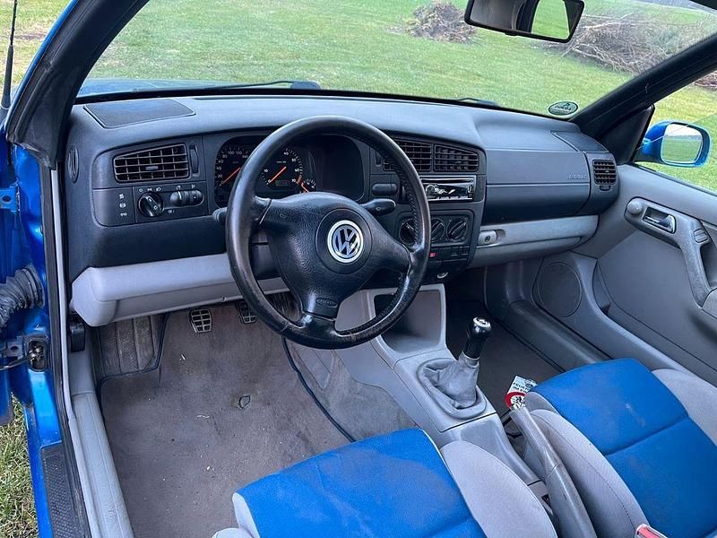 Gebraucht VW Golf Cabriolet 101 PS (74 kW) 2000 Blau Cabrio