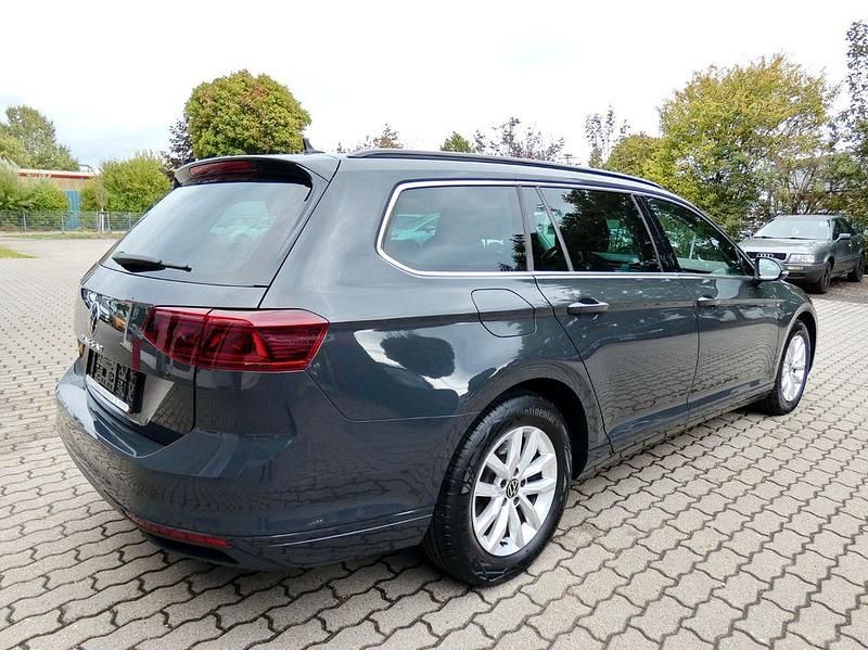 Gebraucht VW Passat Business 150 PS (110 kW) 2021 Grau Kombi