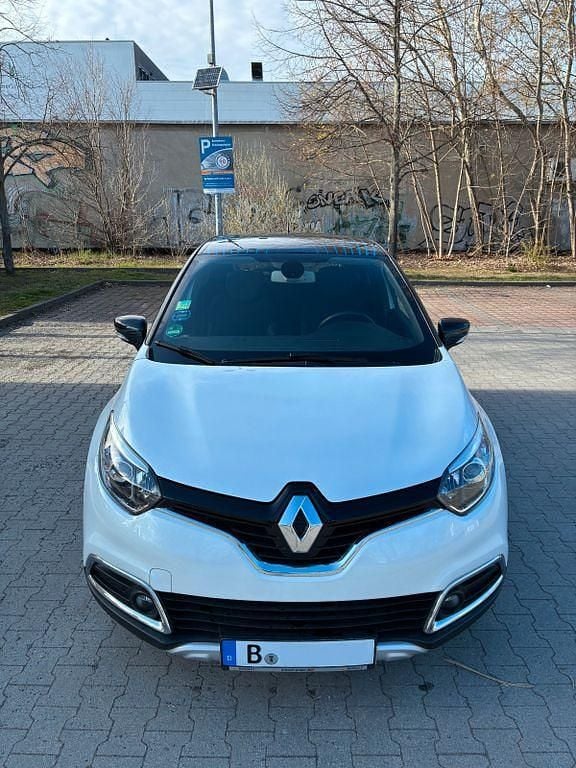Second-hand Renault Captur Elysee 110 CP (80 kW) 2017 Alb SUV