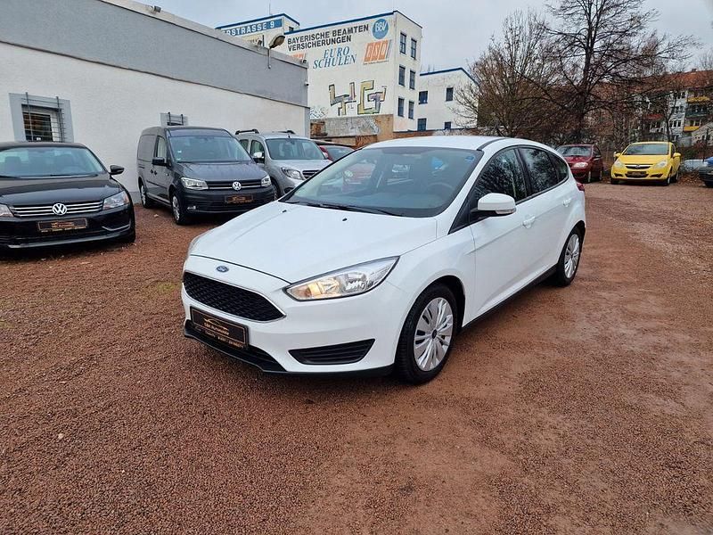 Gebraucht Ford Focus 125 PS (91 kW) 2018 Weiß Limousine