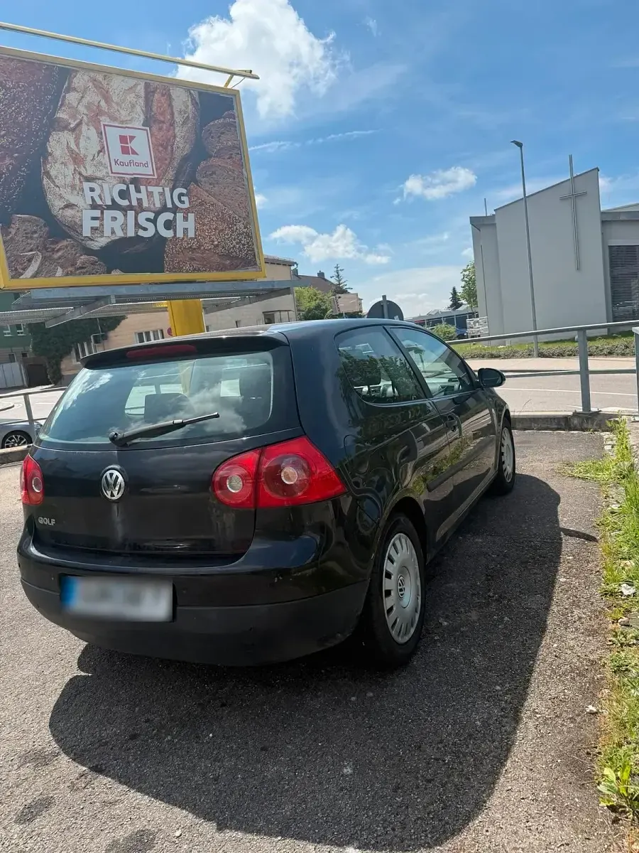 Gebraucht VW Golf V 85 PS (62 kW) 2005 Schwarz Kleinwagen