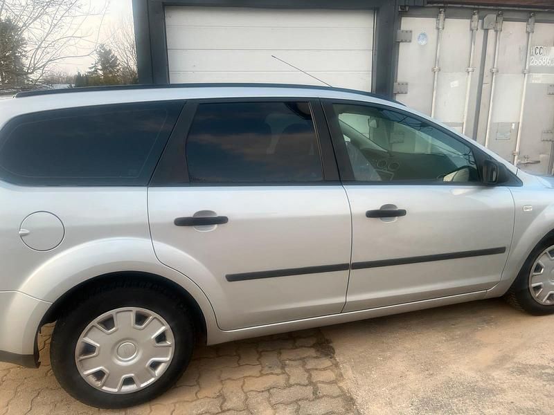 Gebraucht Ford Focus 101 PS (74 kW) 2005 Silber Kombi