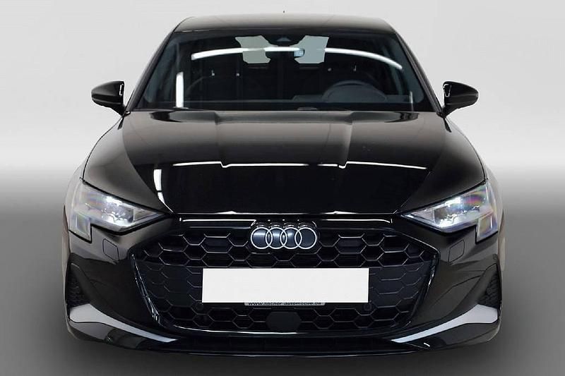 Używany Audi A3 Advanced 150 KM (110 kW) 2025 Czarny Sedan/Limuzyna