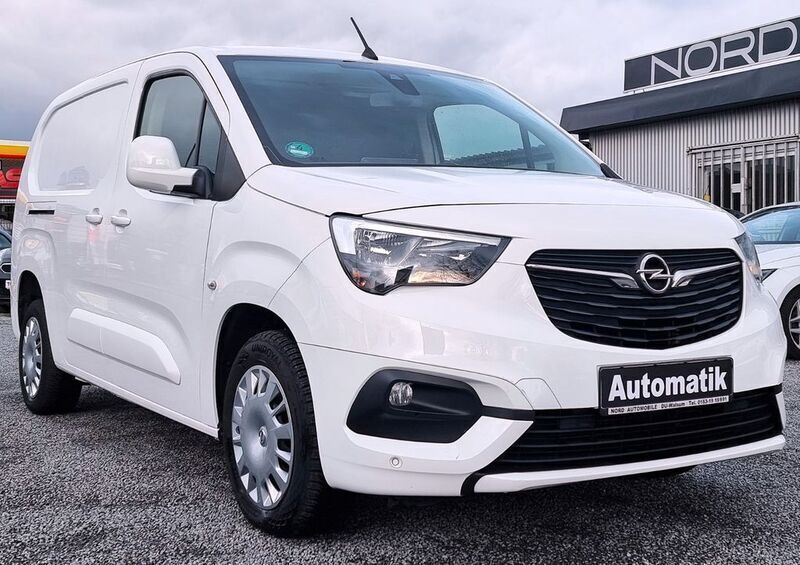 Weiß Gebraucht 2019 Opel Combo Edition Van / Kleinbus | 13.999 € (Guter Preis) - Bild 1/4