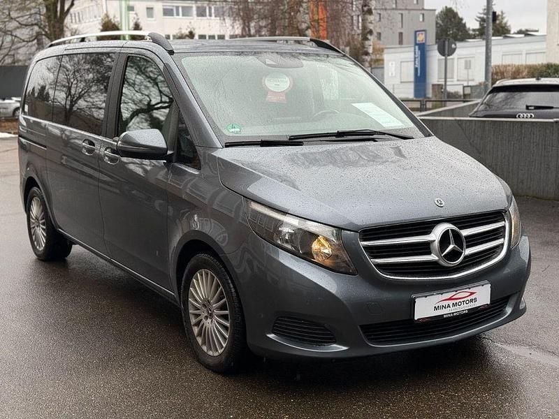 Gebraucht Mercedes V220 Edition 163 PS (119 kW) 2018 Grau Van / Kleinbus