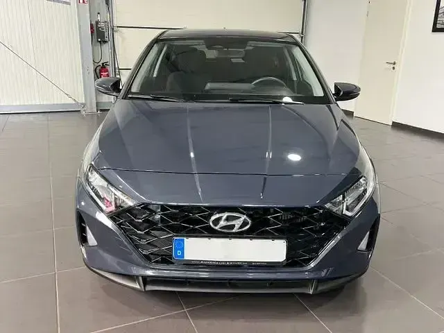 Gebraucht Hyundai i20 101 PS (74 kW) 2022 Grau Kleinwagen