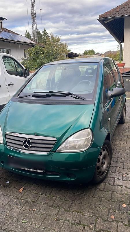 Grün Gebraucht 1999 Mercedes A140 Kleinwagen | 1.100 € (Fairer Preis) - Bild 1/4