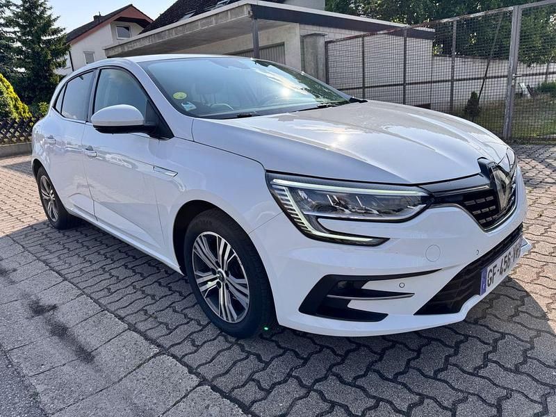 Weiß Gebraucht 2022 Renault Mégane IV Intens Limousine | 12.500 € (Fairer Preis) - Bild 1/4
