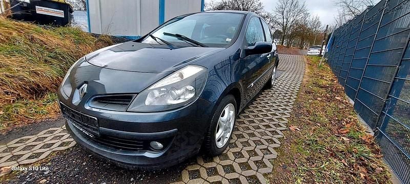 Gebraucht Renault Clio II 111 PS (81 kW) 2005 Grau Kleinwagen