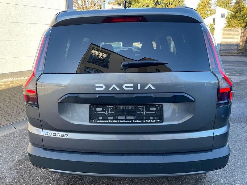 Neu Dacia Jogger Journey 110 PS (80 kW) 2025 Dolomit  grau Van / Kleinbus