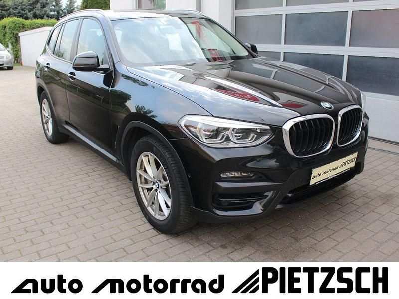 Black sapphire metallic Gebraucht 2020 BMW X3 Advantage SUV | 24.990 € (Teuer) - Bild 1/4