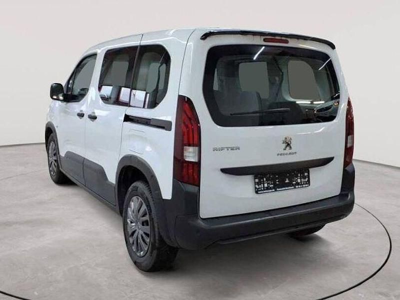 Gebraucht Peugeot Rifter Active 110 PS (80 kW) 2022 Weiß Van / Kleinbus