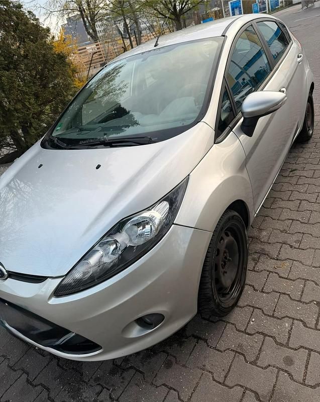 Gebraucht Ford Fiesta 44 PS (32 kW) 2009 Silber Kleinwagen