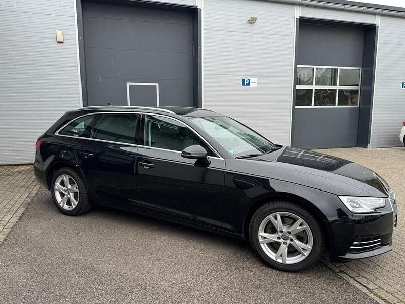 Gebraucht Audi A4 Sport 190 PS (139 kW) 2017 Schwarz Kombi