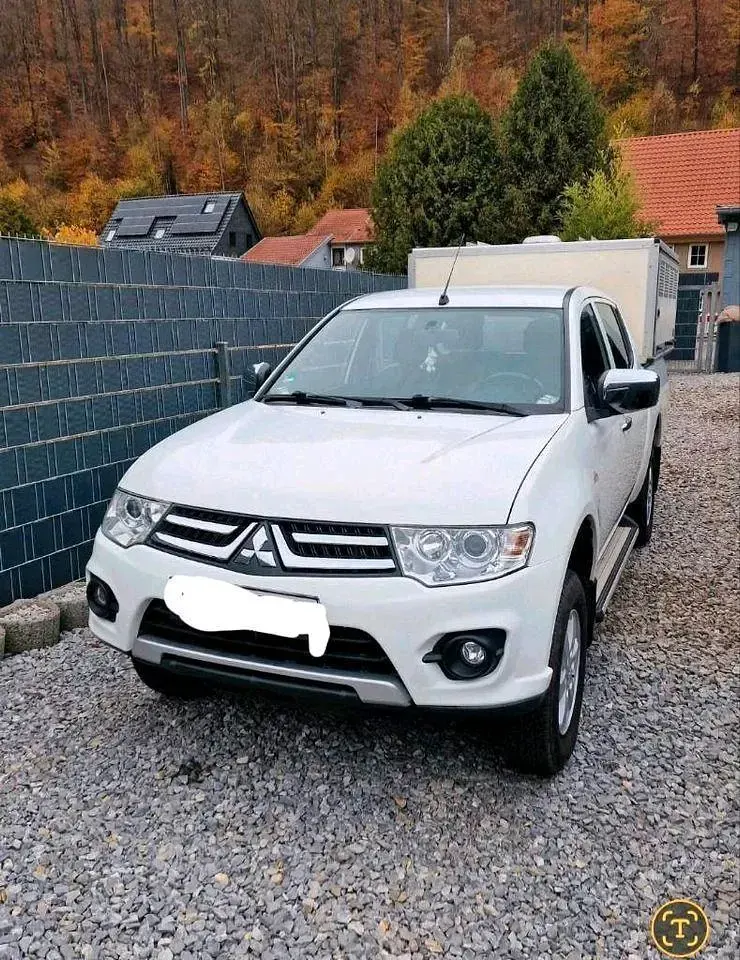 Gebraucht Mitsubishi L200 136 PS (100 kW) 2015 Weiß Pickup